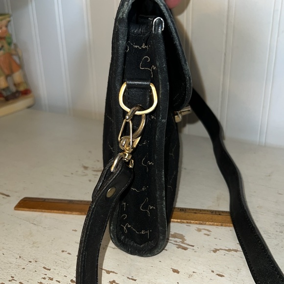 Vintage SAC Givenchy black suede signature purse - Picture 5 of 13